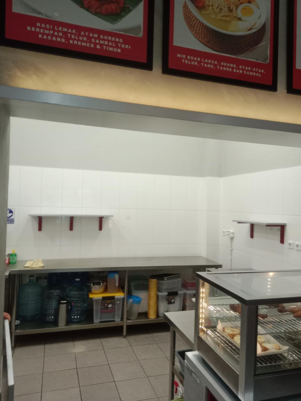 Penambahan interior nasi lemak BSD